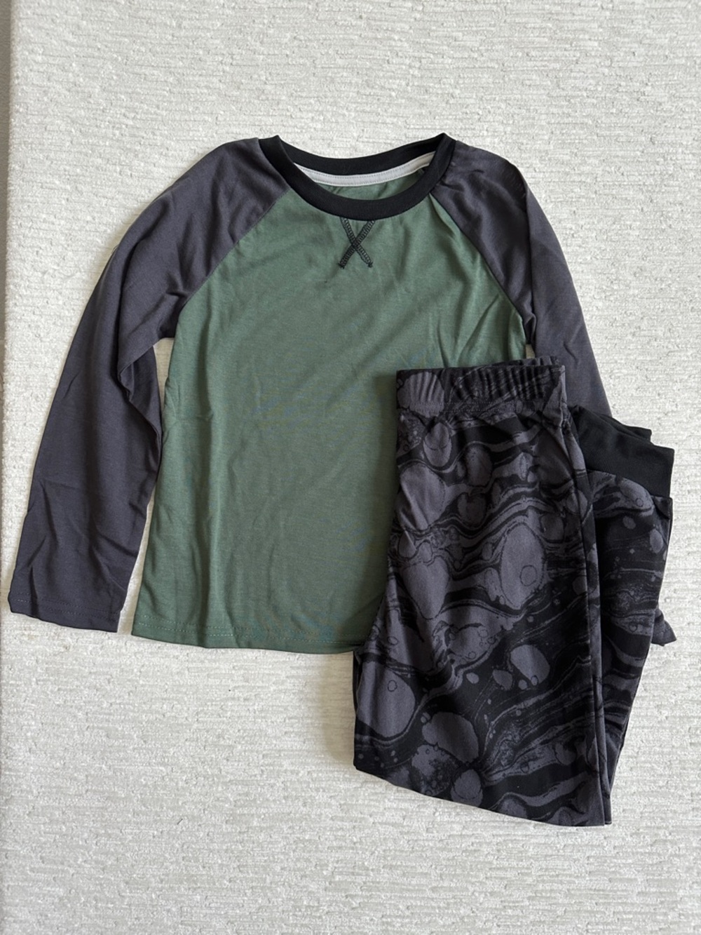 Cuddl Duds Green Long Sleeve Top with Black/Gray Jogger Bottoms NWT - Picture 2 of 6